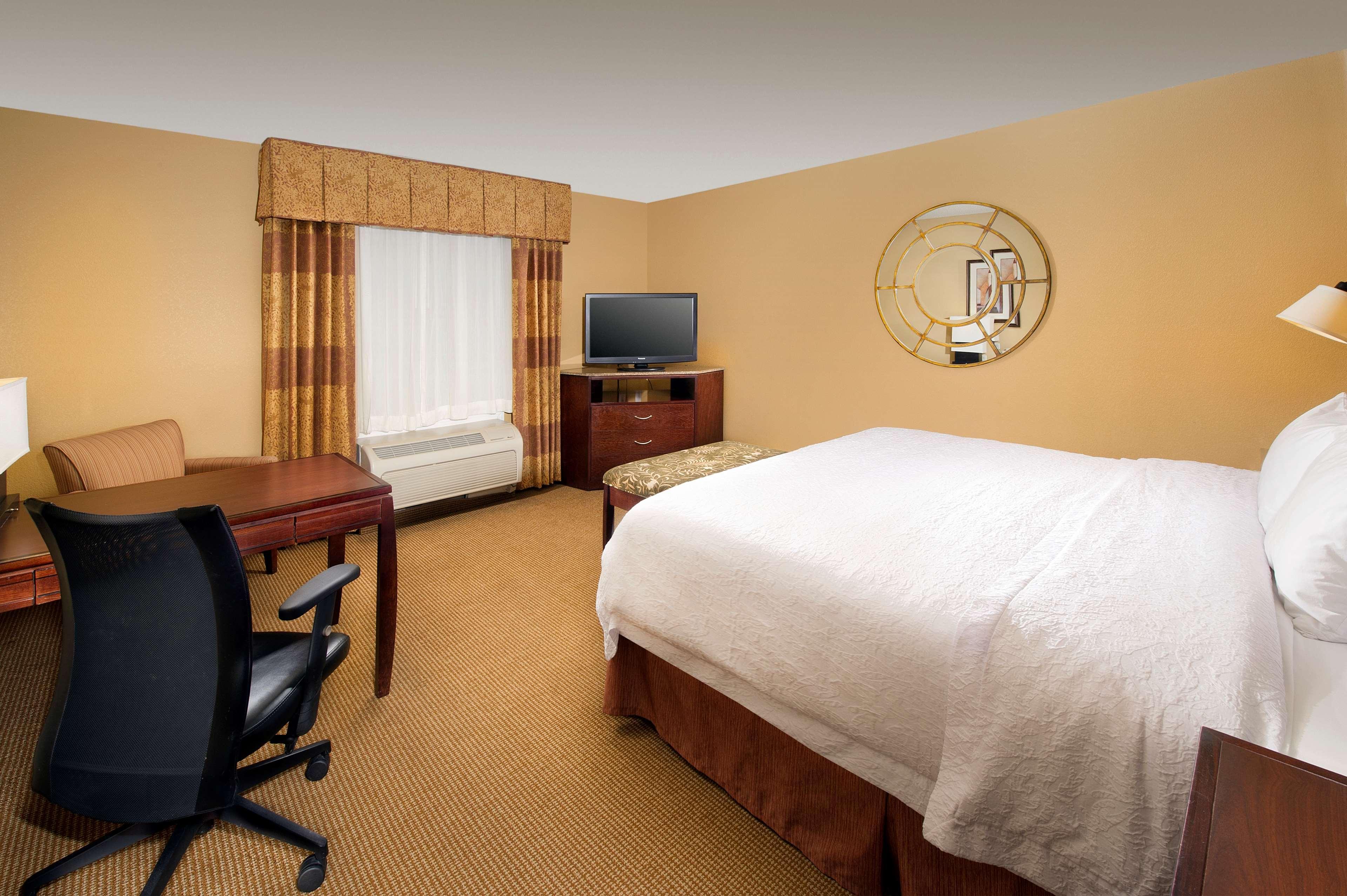 Hampton Inn And Suites San Antonio Airport Экстерьер фото