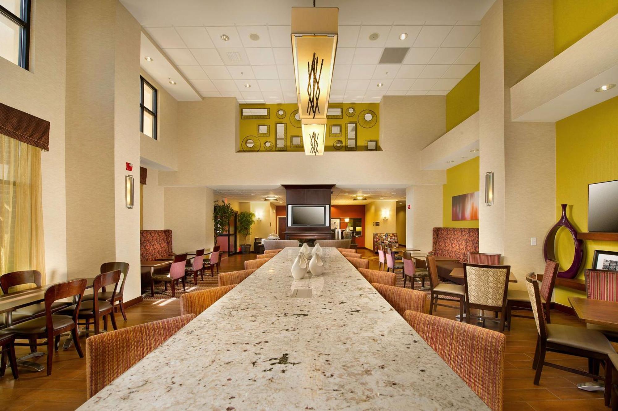 Hampton Inn And Suites San Antonio Airport Экстерьер фото