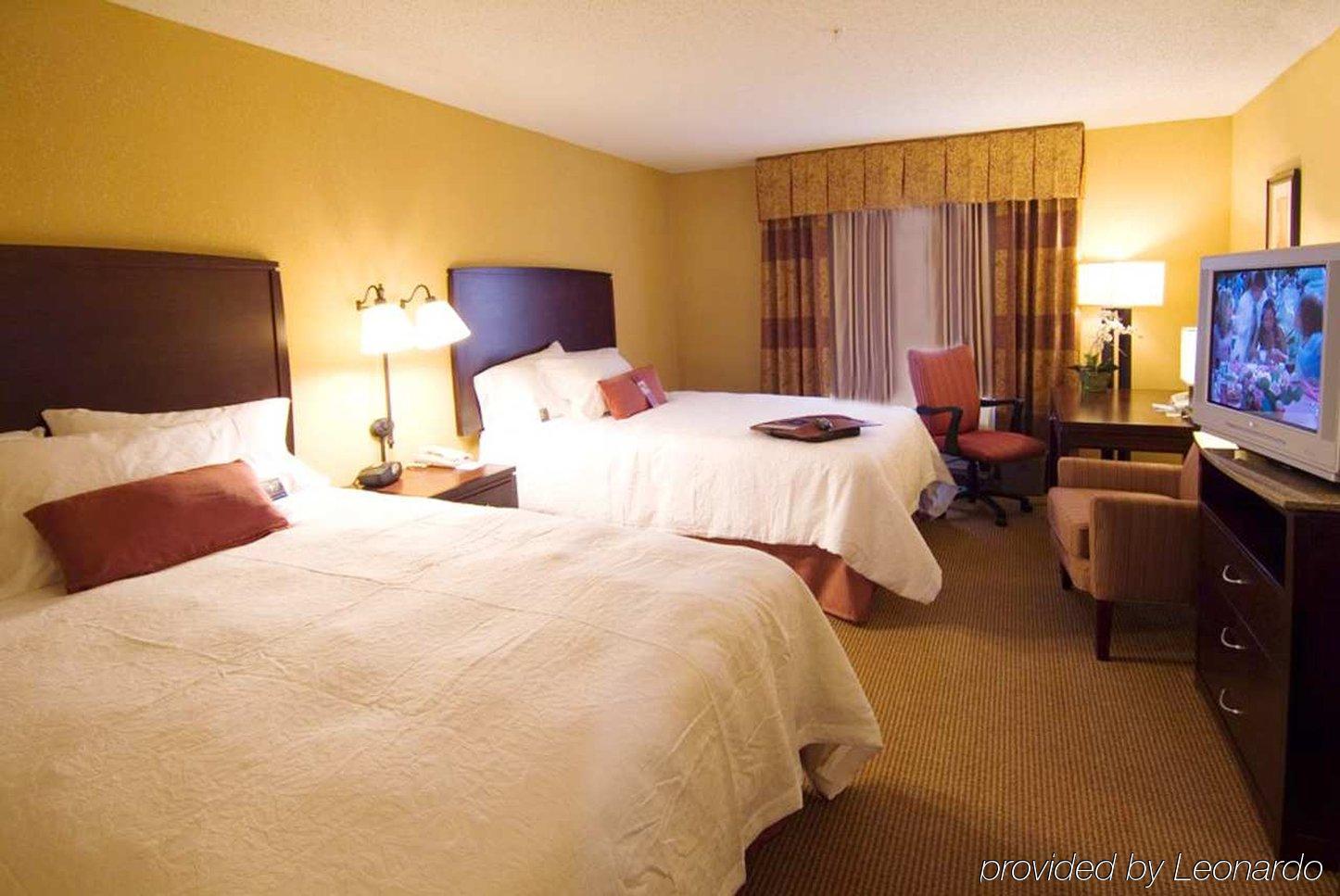 Hampton Inn And Suites San Antonio Airport Номер фото